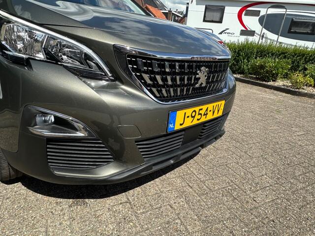 Peugeot 3008 1.2 PURET AGC ALLURE