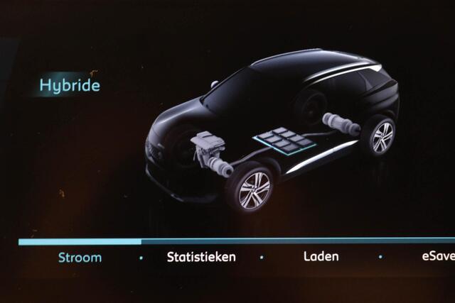 Peugeot 3008 1.6 HYbrid4 300 GT | PANORAMADAK | STOELVERWARMING | DAB | APPLE | CAMERA