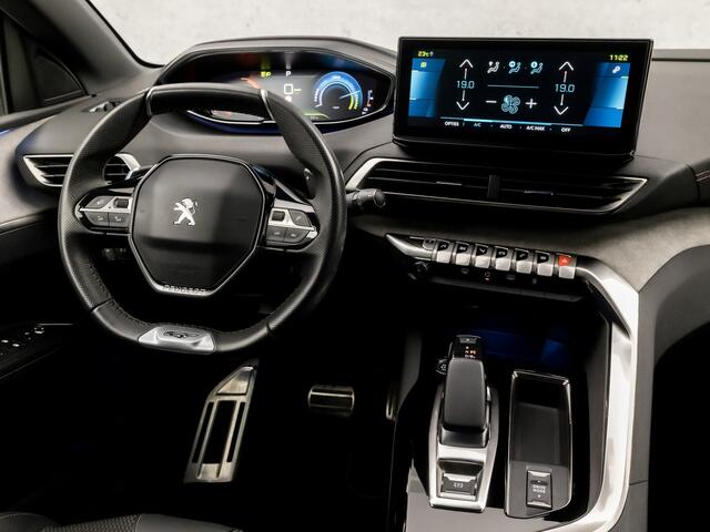 Peugeot 3008 1.6 HYbrid 225 GT 225Pk Automaat (APPLE CARPLAY, GROOT NAVI, 360 CAMERA, ADAPTIVE CRUISE, LEDER, KEYLESS, SPORTSTOELEN, SFEERVERLICHTING, LANE ASSIST, GETINT GLAS, NIEUWSTAAT)