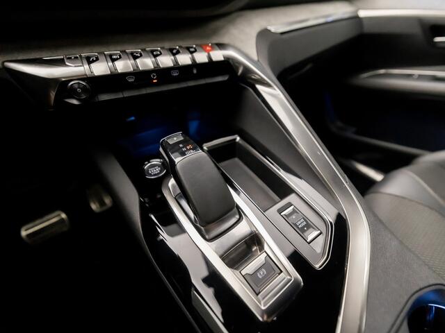 Peugeot 3008 1.6 HYbrid 225 GT 225Pk Automaat (APPLE CARPLAY, GROOT NAVI, 360 CAMERA, ADAPTIVE CRUISE, LEDER, KEYLESS, SPORTSTOELEN, SFEERVERLICHTING, LANE ASSIST, GETINT GLAS, NIEUWSTAAT)