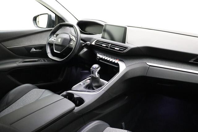 Peugeot 3008 1.2 PureTech Blue Lease Premium | Trekhaak | Elektrische kofferbak | Navigatie | Climate Control | Cruise Control | Parkeercamera/-sensoren | Keyless Enty/Start | Draadloze telefoonlader |