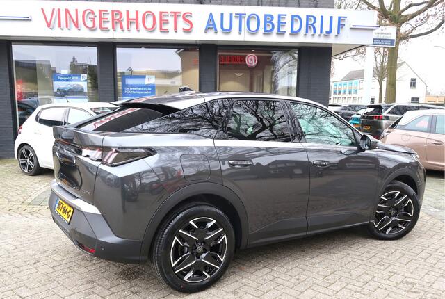 Peugeot 3008 1.2 Hybrid 136 Allure * Nieuw Model * Uit voorraad leverbaar * Hybride / Benzine Automaat * Navigatie * Stuur- en Stoel Verwarming * 1/2 Leder Interieur * Parkeer Camera en Sensoren * DAB Radio * etc.... Zie Foto's *