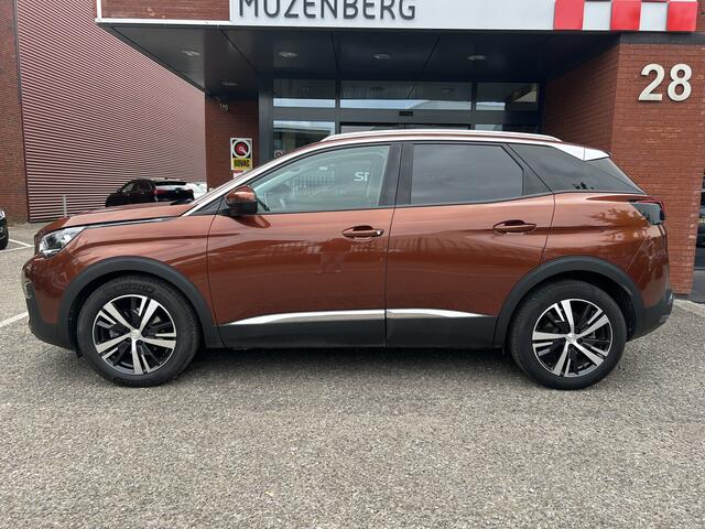 Peugeot 3008 1.2 PureTech Allure // LED // NAVI + CARPLAY // PANO/SCHUIFKANTELDAK // CAMERA // PDC V+A