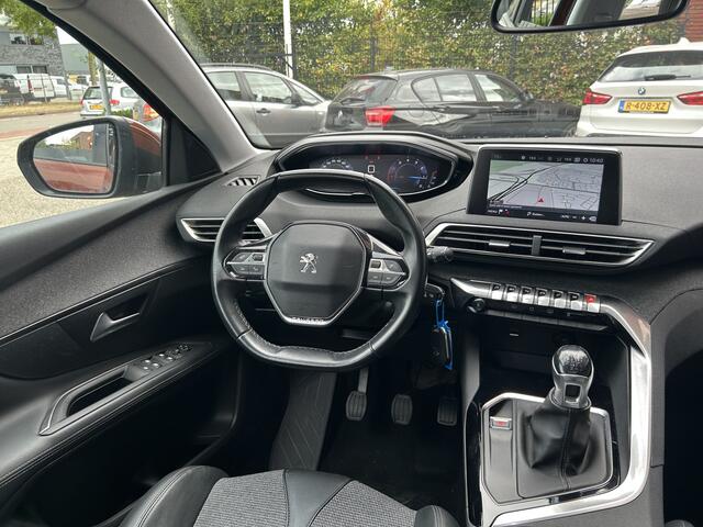 Peugeot 3008 1.2 PureTech Allure // LED // NAVI + CARPLAY // PANO/SCHUIFKANTELDAK // CAMERA // PDC V+A