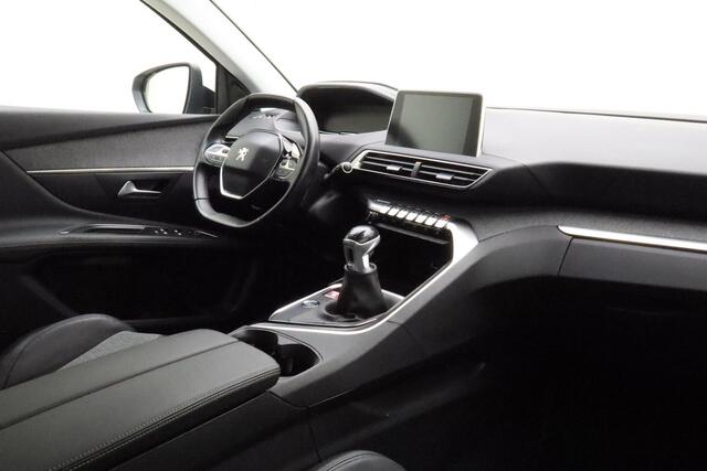 Peugeot 3008 1.2 PureTech Crossway 130 Pk |"Navigatie | Camera | Climate control | Lichtmetalen velgen | Extra getint glas | Stoelverwarming |