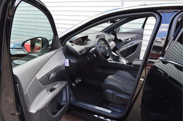 Peugeot 3008 1.2 PureTech GT Line Avantage O.a: Afneemb. trekhaak, Electr. a.klep, Camera, PDC, Clima, Carplay, Half leder, etc... Rijklaar! All-in prijs!