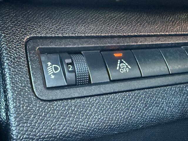 Peugeot 3008 BWJ 2023 1.2 PureTech 131 PK Allure Pack Business AUTOMAAT / TREKHAAK / APPLE CARPLAY / ANDROID AUTO / NAVI / CLIMA / CRUISE / KEYLESS / HALF LEDER / STOELVERW. / CAMERA / LMV / PDC