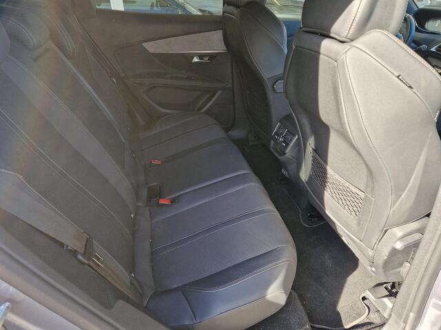 Peugeot 3008 1.2 PureTech GT | Achteruitrijcamera | Parkeersensoren V+A | Cruise & Climate control | Navi | Apple Carplay / Android Auto