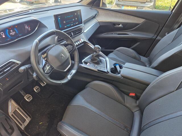 Peugeot 3008 1.2 PureTech GT | Achteruitrijcamera | Parkeersensoren V+A | Cruise & Climate control | Navi | Apple Carplay / Android Auto