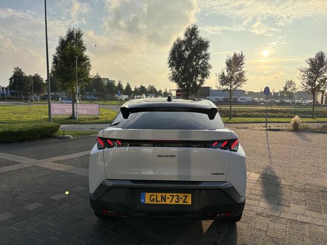 Peugeot 3008 1.2 Hybrid 136 GT | Apple carplay/Android auto | 360 Vision & Drive Assist | Electronic climate controle | Nvigatie | Parkeerhulp V+A | Voorstoelen verwarmd | Lichtmetalen velgen 19" |