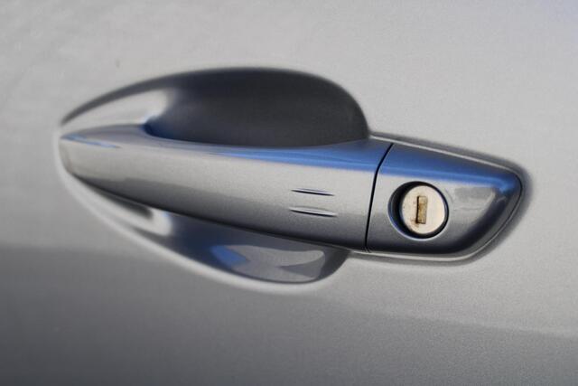 Peugeot 3008 Allure Pack Business 1.6 HYbrid 180PK Automaat Navigatie, Achteruitrijcamera, Keyless, Apple Carplay, Android Auto