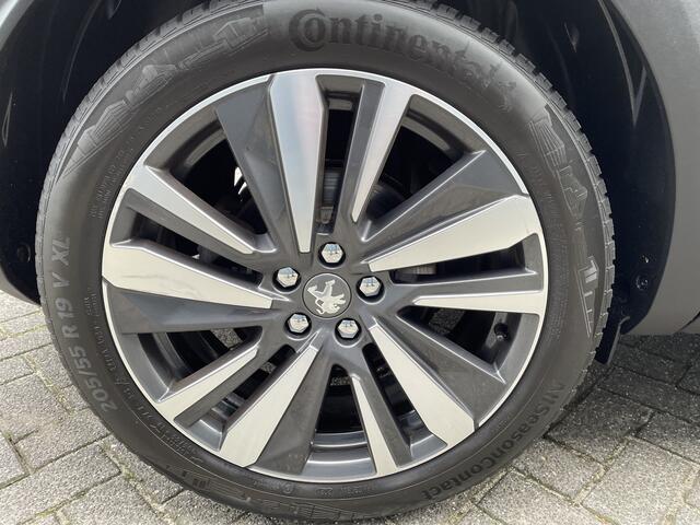Peugeot 3008 180pk Allure Pack (Trekhaak - Leder - 360gr Camera - 19"- Navigatie - Automatische Airco - Apple Carplay)