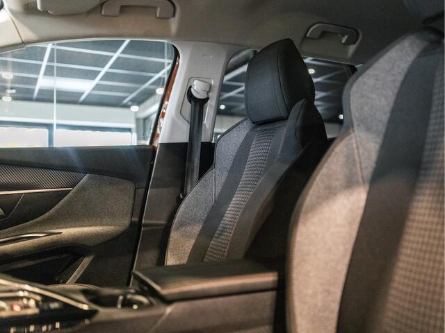 Peugeot 3008 1.2 130pk Blue Lease Executive Camera | Trekhaak | Carplay/Android | Navi