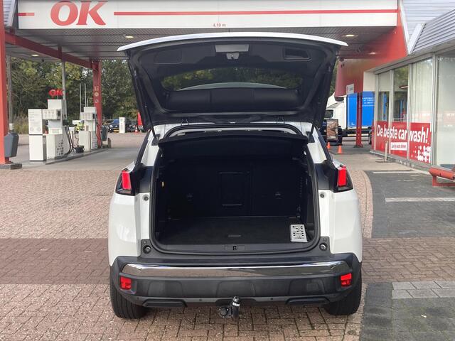 Peugeot 3008 1.2 PureTech Blue Lease Executive | Apple carplay/Android auto | Navigatie | Trekhaak | Dakrails | Cruise control | Climate control | Parkeersensoren achter |