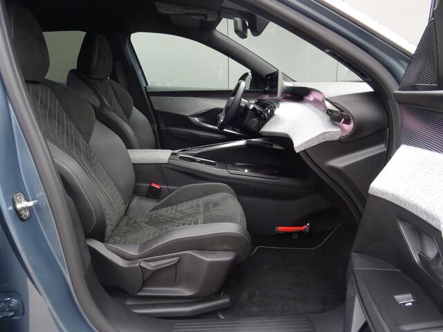 Peugeot 3008 e-3008 GT Avantage 210 73 kWh * WARMTEPOMP * 4 SEIZOENSBANDEN !!