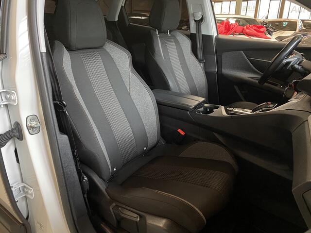 Peugeot 3008 1.2 PureTech Blue Lease Executive Automaat, Navigatie, PDC