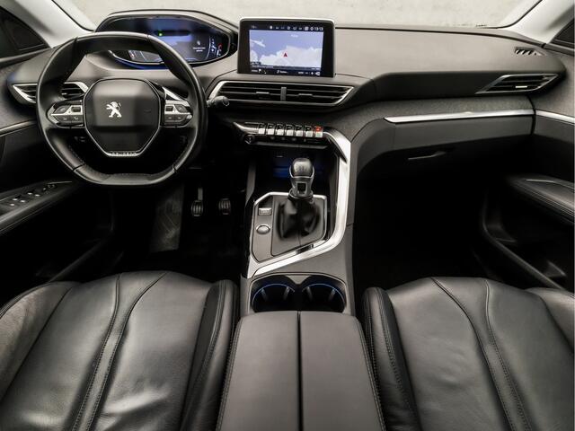 Peugeot 3008 1.2 PureTech Premium Sport 131Pk (APPLE CARPLAY, GROOT NAVI, LEDER, 360 CAMERA, KEYLESS, SPORTSTOELEN, GETINT GLAS, ELEK ACHTERKLEP, CRUISE, NIEUWSTAAT)