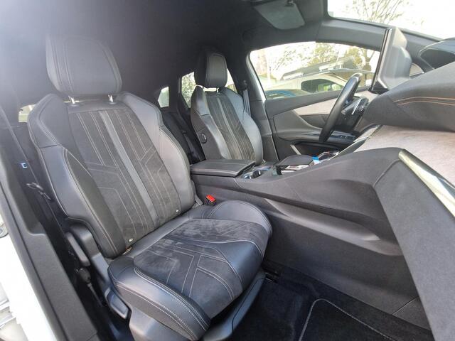 Peugeot 3008 1.6 HYbrid4 300 GT Pack Business | Climate & Adaptive Cruise Control | Stoelverwarming | Parkeersensoren | Camera | AppleCarPlay/AndroidAuto |