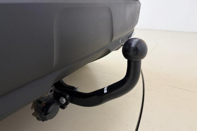 Peugeot 3008 1.2 PureTech GT 130 PK automaat | Black Pack | stoelverwarming | AGR stoelen | Trekhaak |