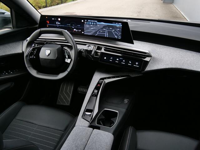 Peugeot 3008 1.2 Hybrid 136pk Allure Automaat Navigatie / Camera / 19 inch