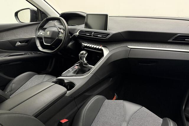 Peugeot 3008 1.2 130pk Allure Trekhaak | Navigatie | elektrische achterklep | 19 inch LM Velgen