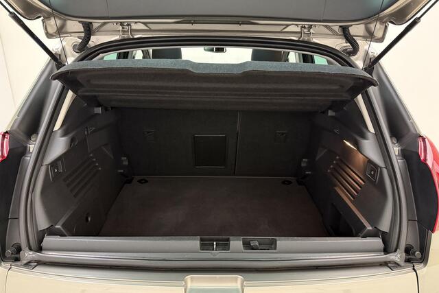 Peugeot 3008 1.2 PureTech Style 130 PK | Handgeschakeld | Trekhaak | Panorama dak | Navigatie | Cruise Control | 1500 KG Trekgewicht | 1e eigenaar