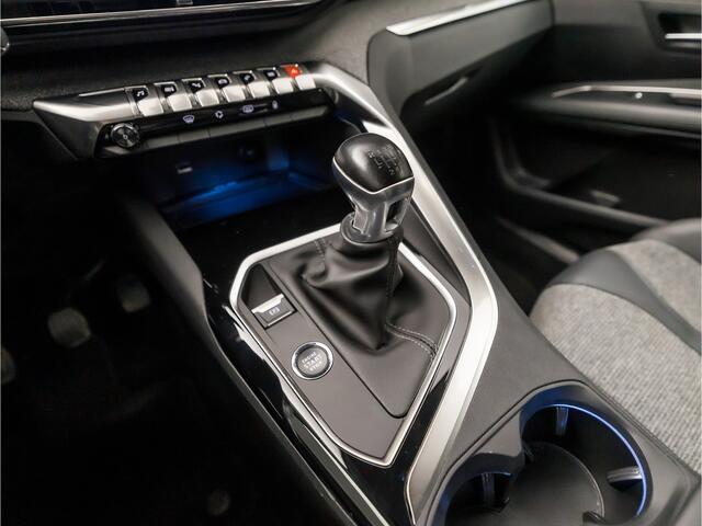 Peugeot 3008 1.2 PureTech Premium Sport (APPLE CARPLAY, GROOT NAVI, KEYLESS, LEDER, 360 CAMERA, SPORTSTOELEN, LED KOPLAMPEN, GETINT GLAS, TREKHAAK, NIEUWSTAAT)