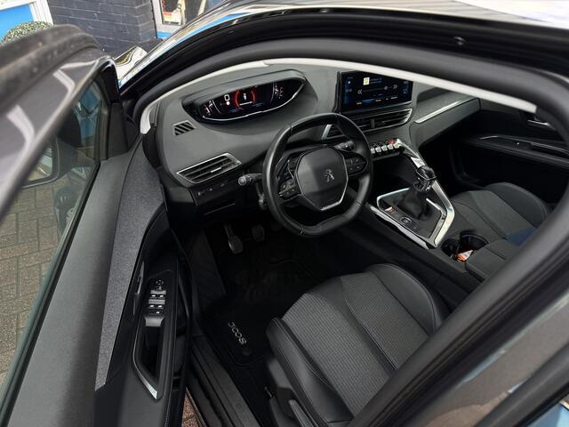 Peugeot 3008 1.2 PureTech Blue Lease Allure GRATIS Afleverpakket! | Afneembare Trekhaak | Voorstoelen Verwarmd | Dodehoek Assistentie |