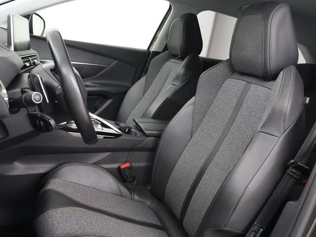 Peugeot 3008 1.6 HYbrid 225 Allure | Carplay | Half leder | Navigatie | Camera | Full LED | Keyless | Bluetooth | Park Assist | Getint glas | Cruise control | Climate control | PHEV | Plug In