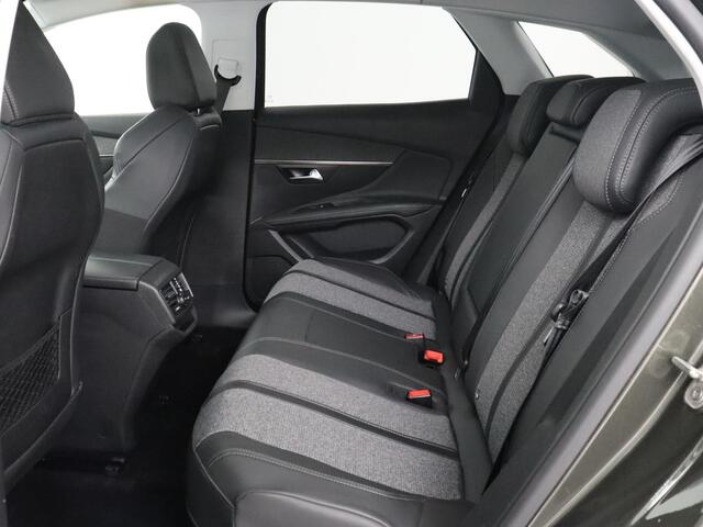 Peugeot 3008 1.6 HYbrid 225 Allure | Carplay | Half leder | Navigatie | Camera | Full LED | Keyless | Bluetooth | Park Assist | Getint glas | Cruise control | Climate control | PHEV | Plug In