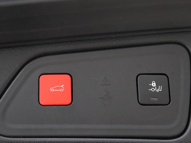 Peugeot 3008 1.6 HYbrid 225 Allure | Carplay | Half leder | Navigatie | Camera | Full LED | Keyless | Bluetooth | Park Assist | Getint glas | Cruise control | Climate control | PHEV | Plug In