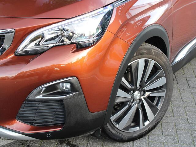 Peugeot 3008 Première 1.2 PureTech 130PK Navigatie, Achteruitrijcamera, Keyless, Panoramadak, Elektrische kofferklep, Parkeersensoren, Trekhaak