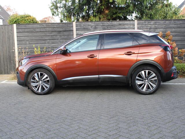 Peugeot 3008 Première 1.2 PureTech 130PK Navigatie, Achteruitrijcamera, Keyless, Panoramadak, Elektrische kofferklep, Parkeersensoren, Trekhaak