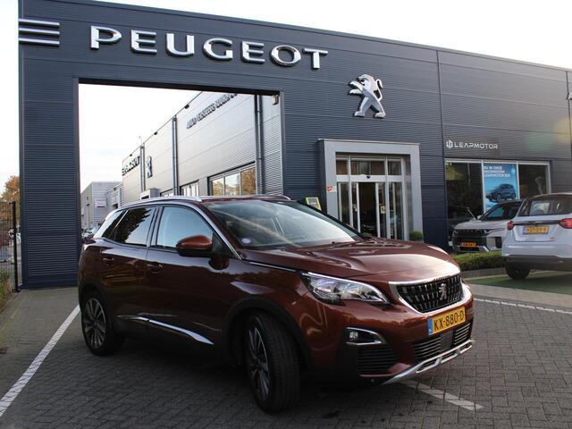 Peugeot 3008 Première 1.2 PureTech 130PK Navigatie, Achteruitrijcamera, Keyless, Panoramadak, Elektrische kofferklep, Parkeersensoren, Trekhaak