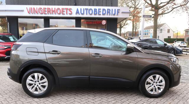 Peugeot 3008 Benzine 130 Pk. Luxe Active * Navigatie * Achteruitrij Camera * Climate & Cruise Control * L.M. Velgen * Ook Apple Carplay / Android Auto * Vingerhoets; Vierde Generatie Eersteklas Service, al meer dan 100 jaar een begrip in de Brabantse Kempen.