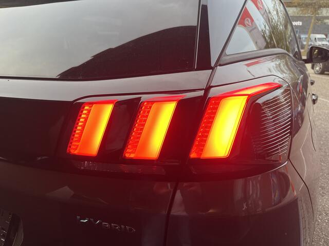 Peugeot 3008 1.6 HYbrid 225 Allure // NAVI // CAMERA // CLIMA // CRUISE // STOELVERWARMING //