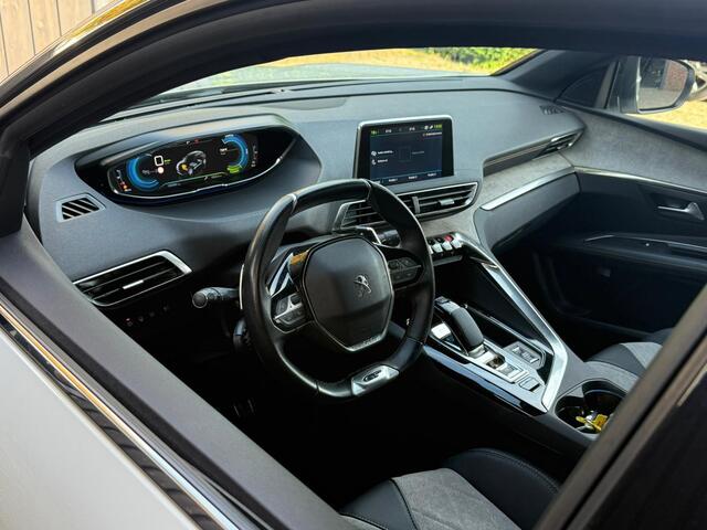 Peugeot 3008 1.6 HYbrid4 300 GT Pack Business