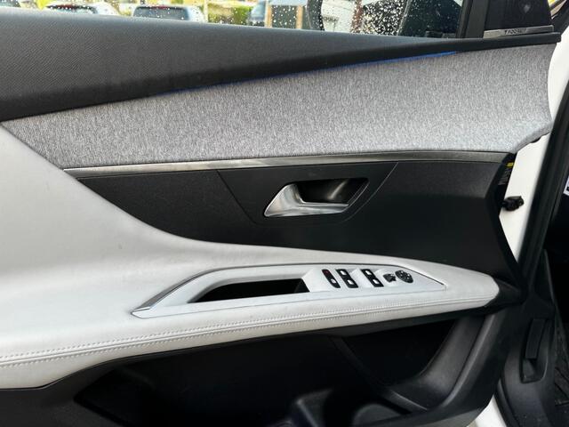 Peugeot 3008 1.2 PURETECH ALLURE automaat trekhaak