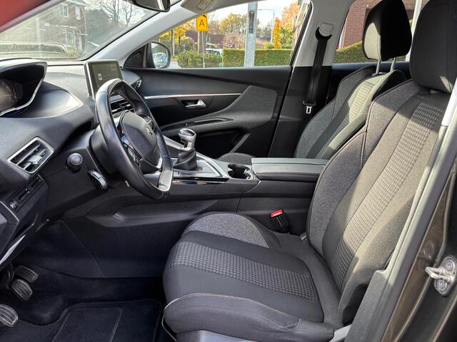 Peugeot 3008 1.2 PureTech Active / Navi / CarPlay / Trekhaak / Allseason