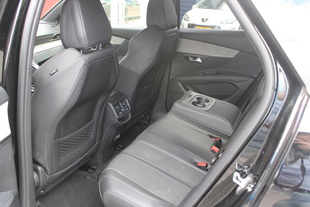 Peugeot 3008 1.2 Hybrid 136PK GT | 360° CAMERA | NAVIGATIE | ADAPTIVE CRUISE CONTROL | APPLE CARPLAY/ANDROID AUTO | CLIMATE CONTROL | 18" LICHTMETALEN VELGEN | DODEHOEK DETECTIE | KEYLESS ENTRY/START | FULL LED KOPLAMPEN | PARKEERSENSOREN VOOR EN ACHTER | DAB+ RADIO |