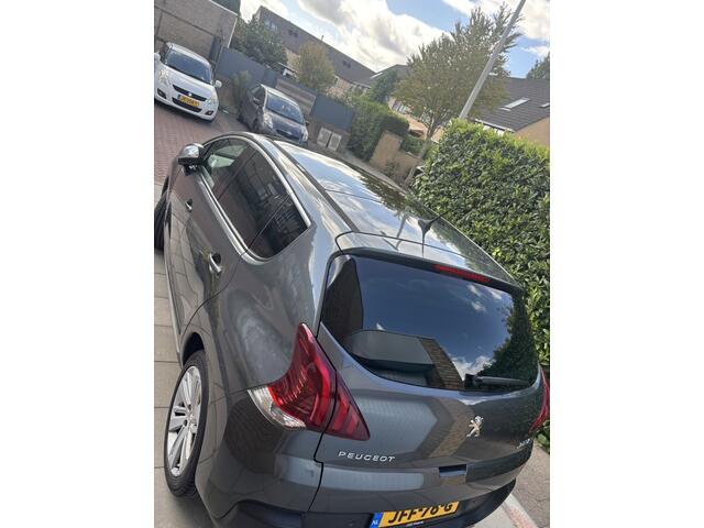 Peugeot 3008 1.2 Turbo Allure 2016 HuD Pano Navi