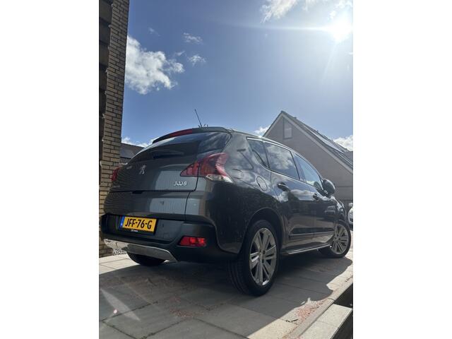 Peugeot 3008 1.2 Turbo Allure 2016 HuD Pano Navi