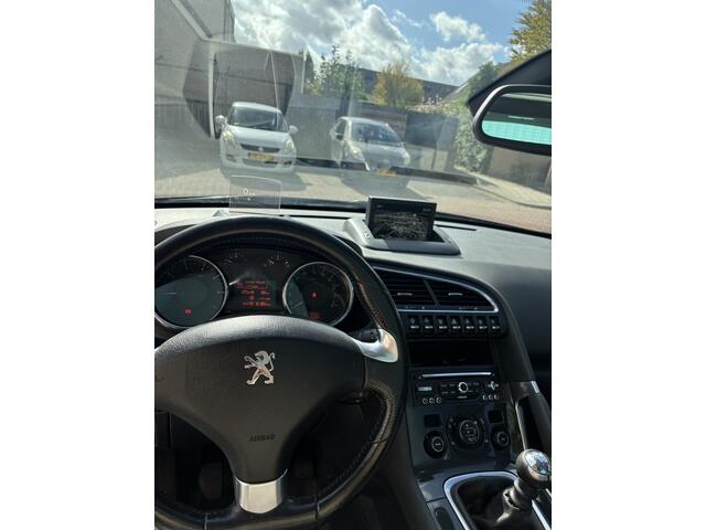 Peugeot 3008 1.2 Turbo Allure 2016 HuD Pano Navi