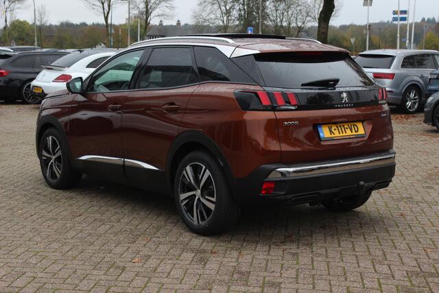 Peugeot 3008 1.2 PureTech Allure / Trekhaak / Panoramadak / Camera / Navigatie / 18'' / Half leder / CarPlay / Stoelverwarmign / Cruise Control