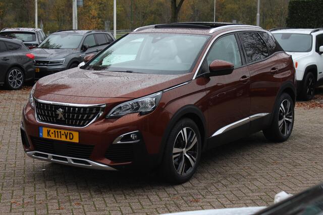 Peugeot 3008 1.2 PureTech Allure / Trekhaak / Panoramadak / Camera / Navigatie / 18'' / Half leder / CarPlay / Stoelverwarmign / Cruise Control