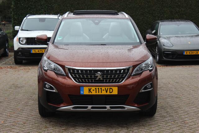 Peugeot 3008 1.2 PureTech Allure / Trekhaak / Panoramadak / Camera / Navigatie / 18'' / Half leder / CarPlay / Stoelverwarmign / Cruise Control