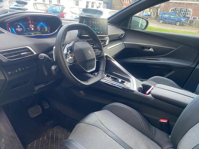 Peugeot 3008 1.6 HYbrid 180 Allure Pack Business | 19 inch | Automaat | Navigatie | Camera | Climate control | Parkeersensoren