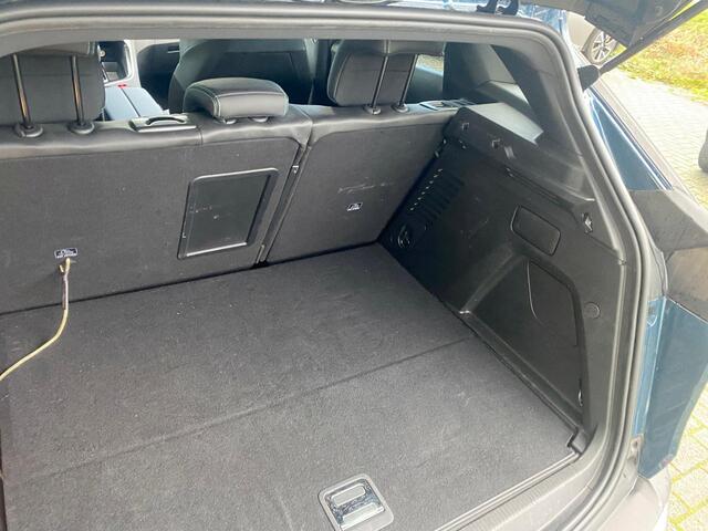 Peugeot 3008 1.6 HYbrid 180 Allure Pack Business | 19 inch | Automaat | Navigatie | Camera | Climate control | Parkeersensoren