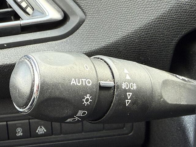 Peugeot 308 BWJ 2020 1.2 111 PK Blue Lease Executive PANORAMADAK / CLIMA / NAVI / CRUISE / PDC / LMV / MULTIFUNCT. STUUR