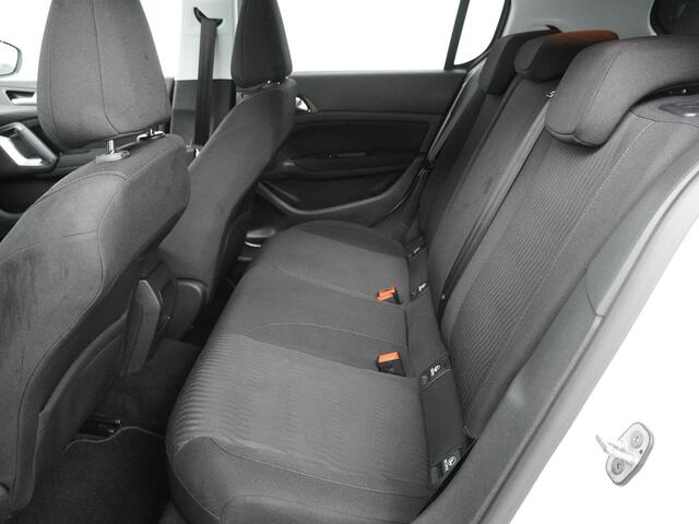 Peugeot 308 1.2 PureTech Active | 66.121 KM | Trekhaak | Cruise Control | Airco |